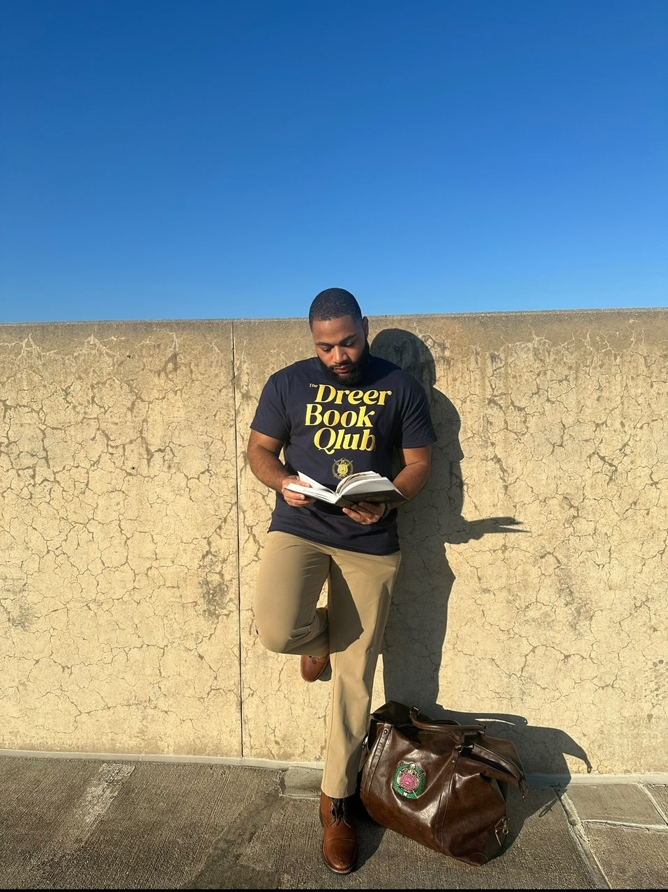 Omega Psi Phi Book Qlub - Unisex classic tee